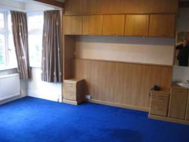  Image of 5 bedroom Detached house to rent in The Drive Coulsdon CR5 at Coulsdon, CR5 2BL