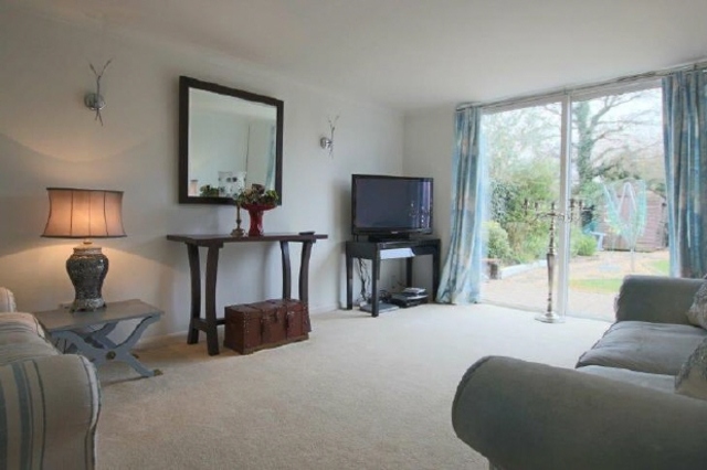  Image of 4 bedroom Detached house to rent in Galaxie Road Cowplain Waterlooville PO8 at Cowplain Hampshire Waterlooville, PO8 9AR