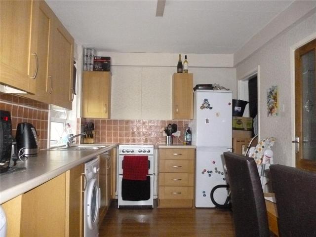  Image of 3 bedroom Terraced house to rent in Craigbank Street Larkhall ML9 at Larkhall South Lanarkshire South Lanarkshire, ML9 1JS