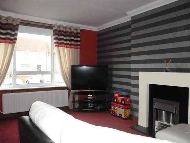  Image of 3 bedroom Terraced house to rent in Craigbank Street Larkhall ML9 at Larkhall South Lanarkshire South Lanarkshire, ML9 1JS