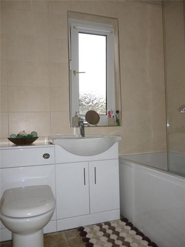  Image of 3 bedroom Terraced house to rent in Craigbank Street Larkhall ML9 at Larkhall South Lanarkshire South Lanarkshire, ML9 1JS