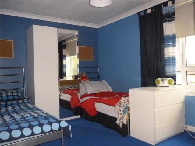  Image of 3 bedroom Terraced house to rent in Craigbank Street Larkhall ML9 at Larkhall South Lanarkshire South Lanarkshire, ML9 1JS