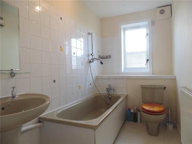  Image of 3 bedroom Flat to rent in Craigmount Hill Edinburgh EH4 at Corstorphine Edinburgh Edinburgh, EH4 8HW