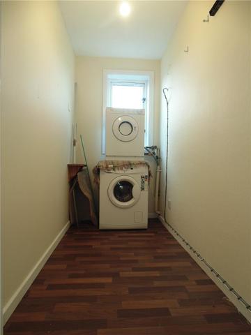  Image of 3 bedroom Flat to rent in Craigmount Hill Edinburgh EH4 at Corstorphine Edinburgh Edinburgh, EH4 8HW