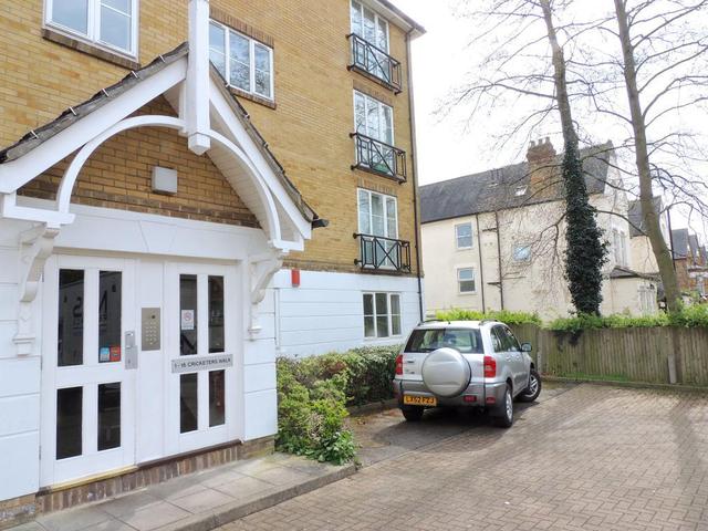  Image of 1 bedroom Ground Flat to rent in Cricketers Walk London SE26 at Sydenham, SE26 6DR