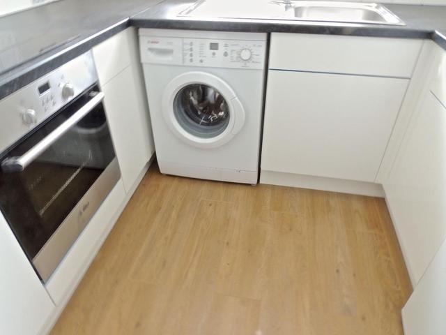  Image of 1 bedroom Ground Flat to rent in Cricketers Walk London SE26 at Sydenham, SE26 6DR