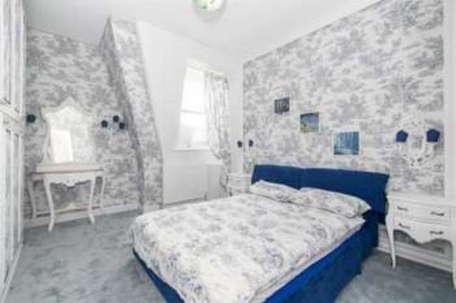  Image of 1 bedroom Flat for sale in Cromwell Road London SW5 at Earls Court London Earl