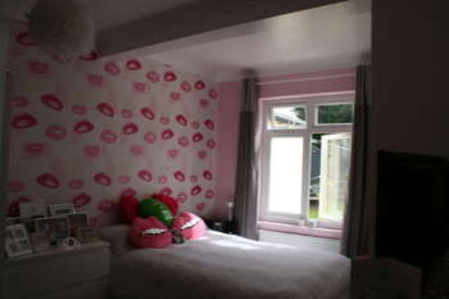  Image of 5 bedroom Bungalow to rent in Croydon Road Wallington SM6 at Surrey  Wallington, SM6 7LS