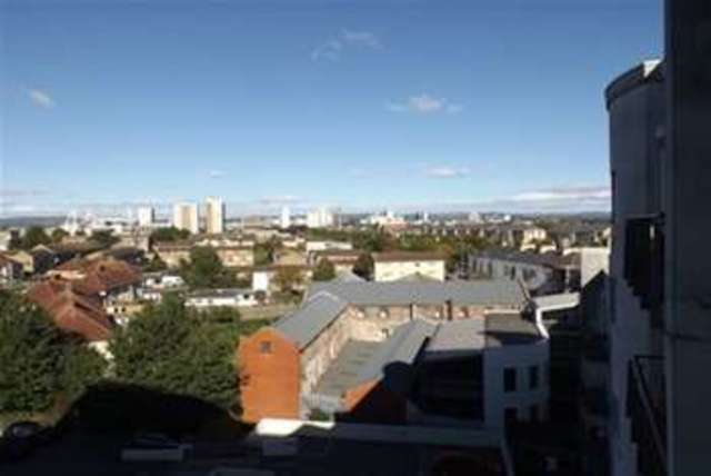  Image of 2 bedroom Flat to rent in West Bute Street Cardiff CF10 at Cardiff, CF10 5LL