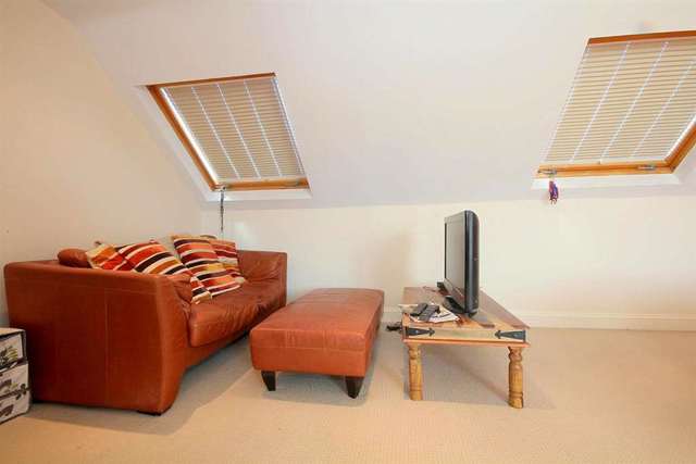  Image of 3 bedroom Detached house for sale in Daggsdell Road Hemel Hempstead HP1 at Daggs Dell Road  Hemel Hempstead, HP1 3PW