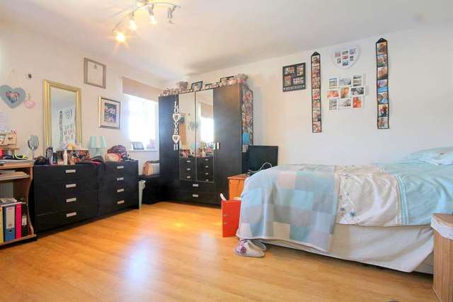  Image of 3 bedroom Detached house for sale in Daggsdell Road Hemel Hempstead HP1 at Daggs Dell Road  Hemel Hempstead, HP1 3PW