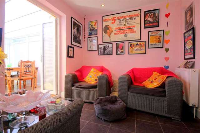  Image of 3 bedroom Detached house for sale in Daggsdell Road Hemel Hempstead HP1 at Daggs Dell Road  Hemel Hempstead, HP1 3PW