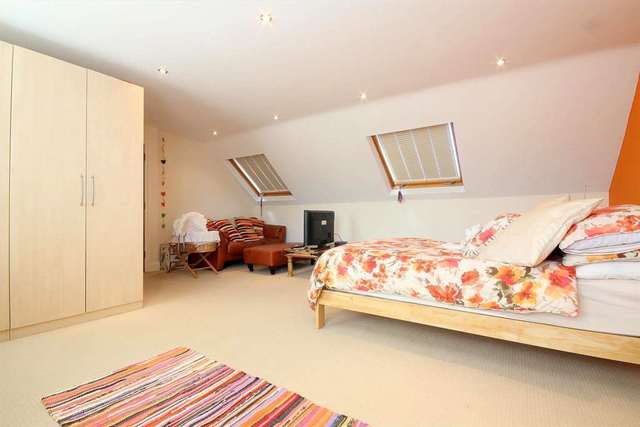  Image of 3 bedroom Detached house for sale in Daggsdell Road Hemel Hempstead HP1 at Daggs Dell Road  Hemel Hempstead, HP1 3PW