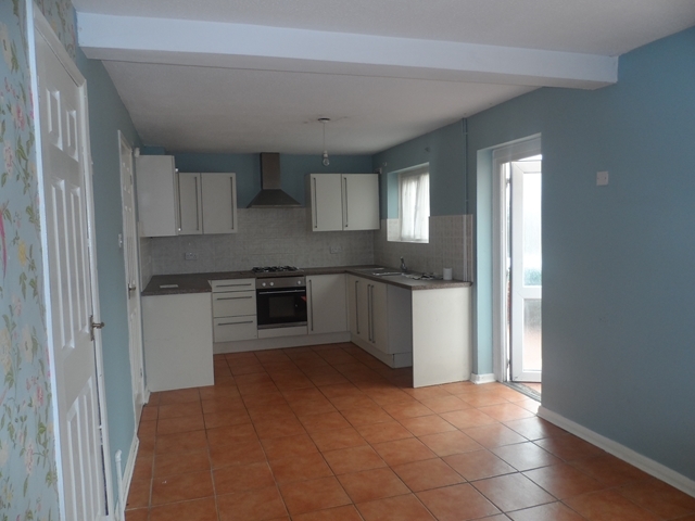  Image of 4 bedroom Terraced house to rent in Dilliars Walk West Bromwich B70 at Dilliars Walk  West Bromwich, B70 0BJ