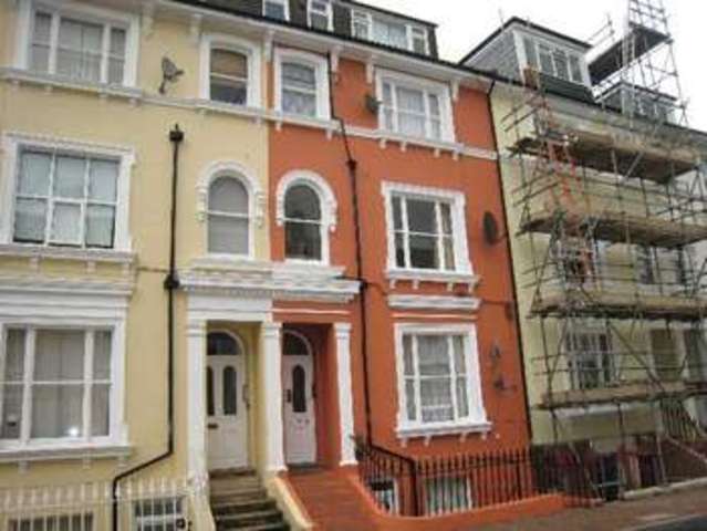  Image of 1 bedroom Flat to rent in Dudley Road Tunbridge Wells TN1 at Tunbridge Wells Kent Royal Tunbridge Wells, TN1 1LE