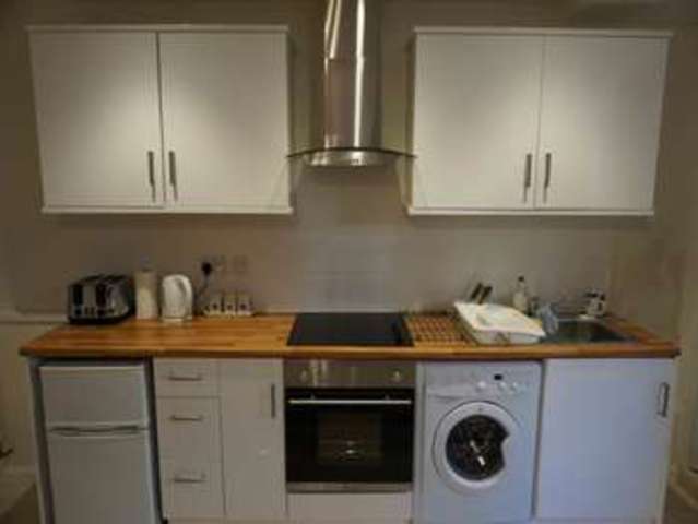  Image of 1 bedroom Flat to rent in Dudley Road Tunbridge Wells TN1 at Tunbridge Wells Kent Royal Tunbridge Wells, TN1 1LE