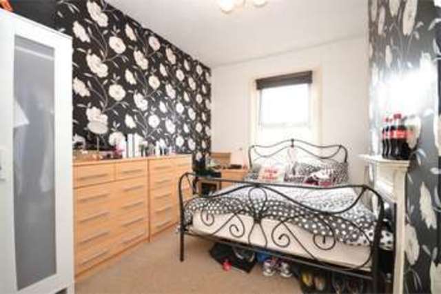  Image of 2 bedroom Flat to rent in Upper Yarborough Road East Cowes PO32 at East Cowes Isle Of Wight East Cowes, PO32 6EB