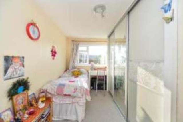  Image of 2 bedroom Flat for sale in Cockerell Rise East Cowes PO32 at East Cowes Isle of Wight Osborne, PO32 6JL