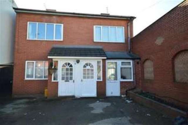 Image of 2 bedroom Flat to rent in East Street Waterloo Liverpool L22 at Liverpool, L22 8QR