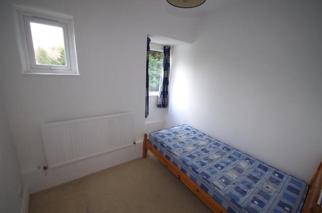  Image of 2 bedroom Flat to rent in Elm Park Road London N3 at London, N3 1ED