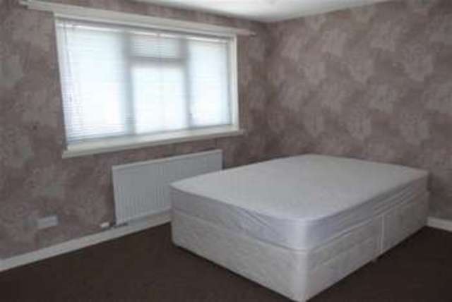  Image of 3 bedroom Terraced house to rent in Elphinstone Crescent East Kilbride Glasgow G75 at Glasgow, G75 0PP