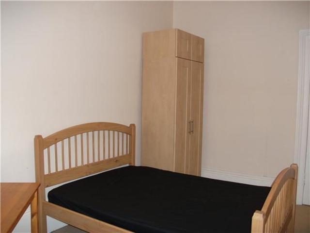  Image of 2 bedroom Flat to rent in Eskdale Street Glasgow G42 at Crosshill Glasgow Glasgow, G42 8UD