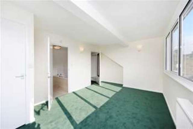  Image of 4 bedroom Detached house to rent in Eyot Green London W4 at London, W4 2PT