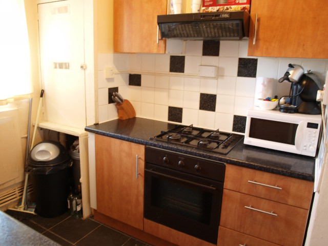  Image of 1 bedroom House Share to rent in Fairclough Street London E1 at London, E1 1RY