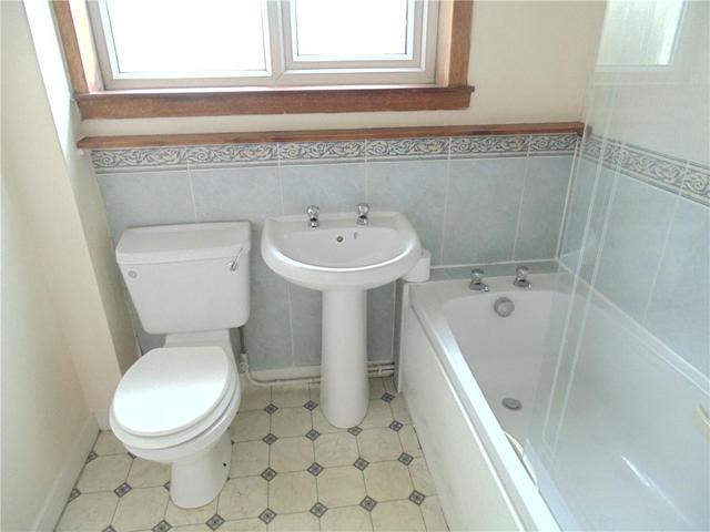  Image of 2 bedroom Bungalow to rent in Fields Lane Houston Johnstone PA6 at Houston Houston Renfrewshire, PA6 7HZ