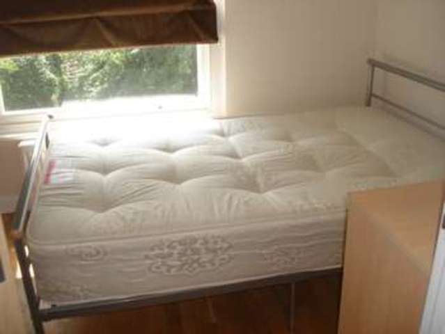  Image of 1 bedroom Apartment to rent in Woodstock Road London N4 at Woodstock Road,  Finsbury Park, N4 3ET