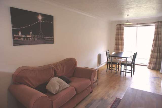  Image of 3 bedroom Terraced house to rent in Fishers Field Buckingham MK18 at Fisher Field  Buckingham, MK18 1SN