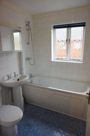  Image of 3 bedroom Terraced house to rent in Fishers Field Buckingham MK18 at Fisher Field  Buckingham, MK18 1SN