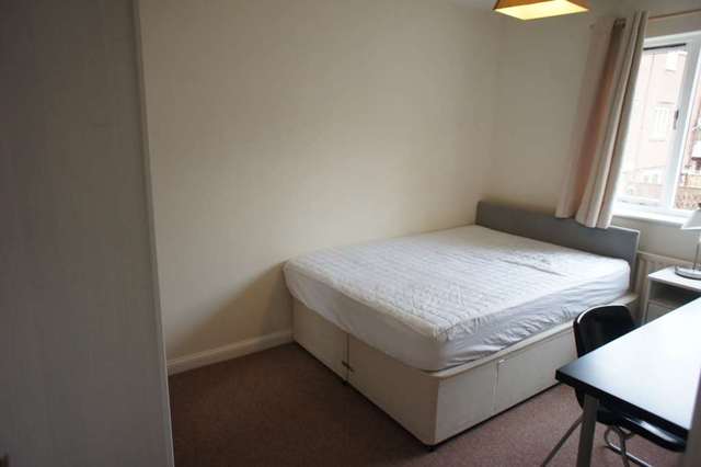  Image of 3 bedroom Terraced house to rent in Fishers Field Buckingham MK18 at Fisher Field  Buckingham, MK18 1SN