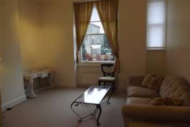  Image of 1 bedroom Flat to rent in Fitzgeorge Avenue London W14 at London, W14 0SZ