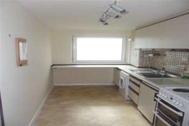  Image of 2 bedroom Flat to rent in Clifton Crescent Folkestone CT20 at Folkestone, CT20 2ER