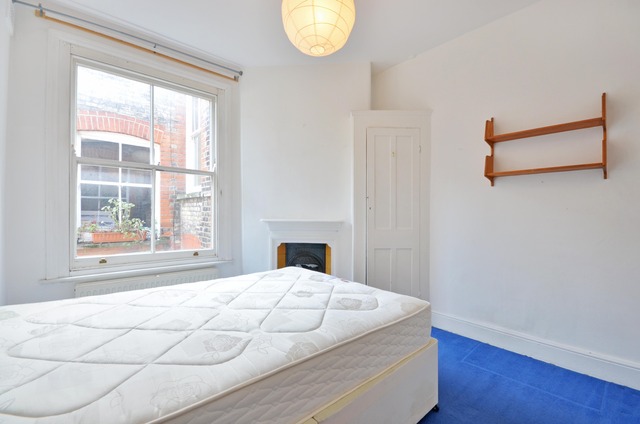  Image of 2 bedroom Property to rent in Fortis Green Road London N10 at Muswell Hill, N10 3HN