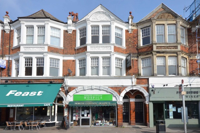  Image of 2 bedroom Property to rent in Fortis Green Road London N10 at Muswell Hill, N10 3HN