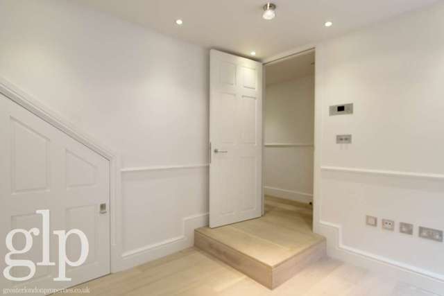  Image of 2 bedroom Apartment to rent in Fouberts Place London W1F at Fouberts Place Soho London, W1F 7QA