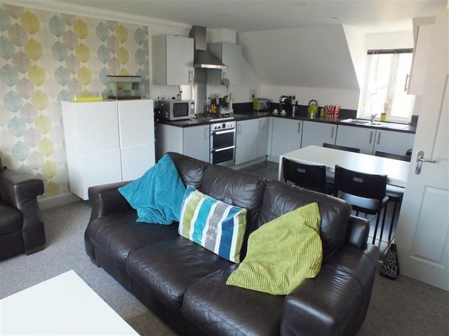  Image of 2 bedroom Property to rent in Foundry Close Melksham SN12 at Foundry Close Melksham Melksham, SN12 8FD