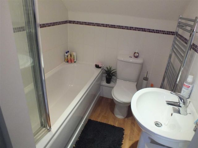  Image of 2 bedroom Property to rent in Foundry Close Melksham SN12 at Foundry Close Melksham Melksham, SN12 8FD