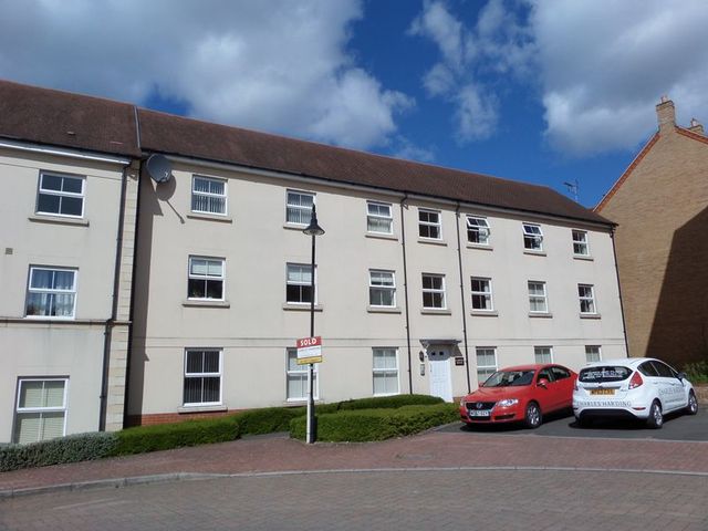  Image of 2 bedroom Flat to rent in Frankel Avenue Swindon SN25 at Frankel Avenue Redhouse Swindon, SN25 2GY