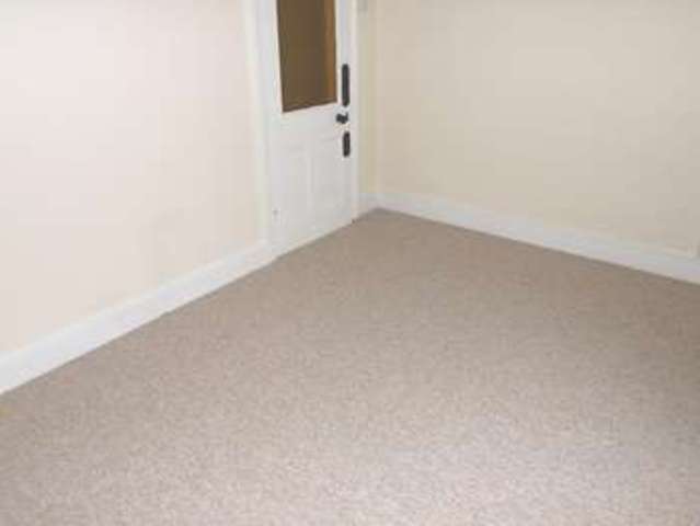  Image of 1 bedroom Flat to rent in Millbrook Road East Southampton SO15 at Freemantle  Southampton, SO15 1JS
