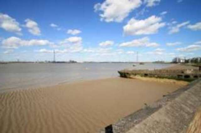  Image of 2 bedroom Flat for sale in Frobisher Way Greenhithe DA9 at Greenhithe Kent Greenhithe, DA9 9JN