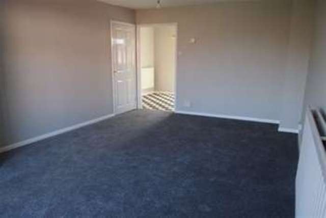  Image of 3 bedroom Property to rent in Gill Crescent Taunton TA1 at Taunton, TA1 4NS