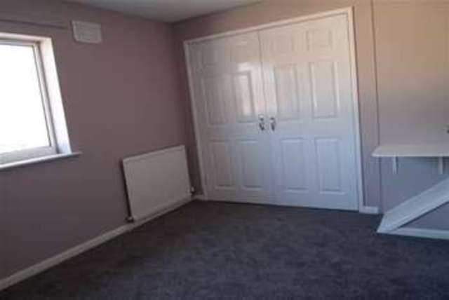  Image of 3 bedroom Property to rent in Gill Crescent Taunton TA1 at Taunton, TA1 4NS