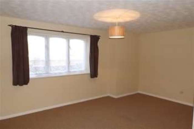  Image of 1 bedroom Flat to rent in Oriel Drive Glastonbury BA6 at Glastonbury, BA6 9PA