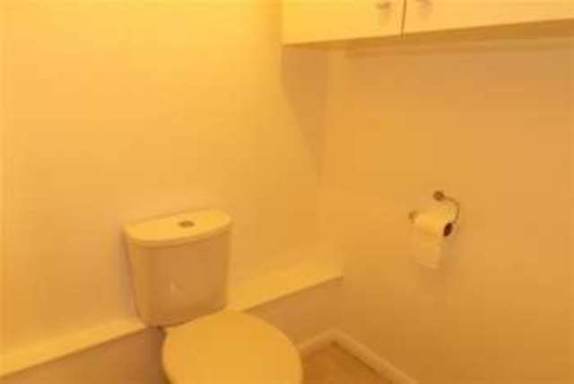  Image of 1 bedroom Flat to rent in Oriel Drive Glastonbury BA6 at Glastonbury, BA6 9PA