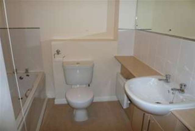  Image of 2 bedroom Flat to rent in Dainty Grove Grange Park Northampton NN4 at Northampton, NN4 5DX