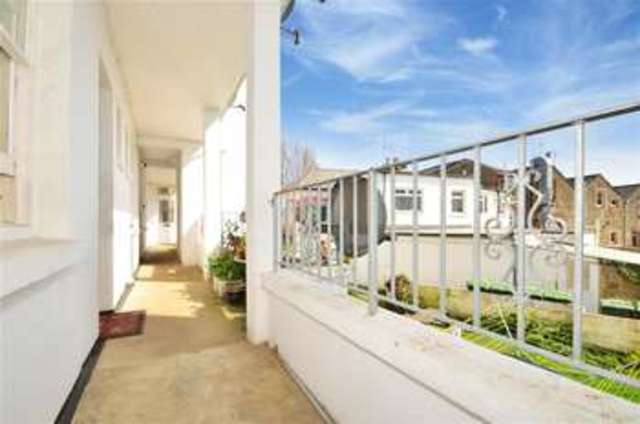  Image of Studio flat for sale in Grange Road Shanklin PO37 at Shanklin Isle of Wight Shanklin, PO37 6NW