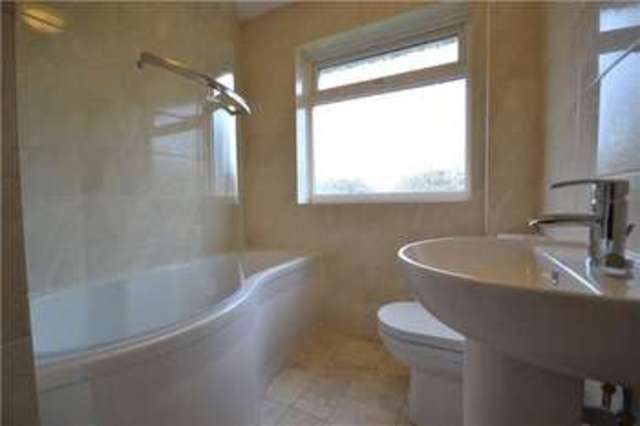  Image of 5 bedroom Detached house to rent in Greenacres Avenue Winnersh Wokingham RG41 at Winnersh Wokingham Winnersh, RG41 5SX
